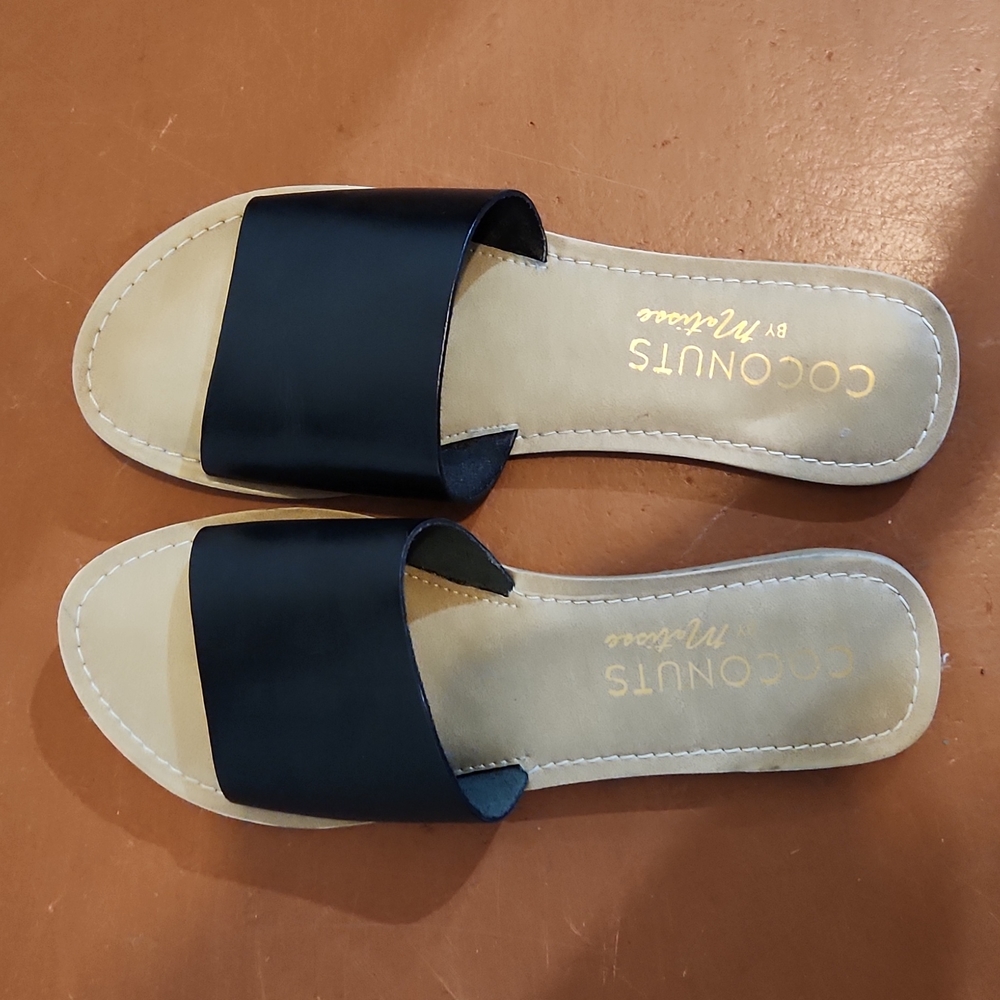 Coconuts by Matisse black leather slides
